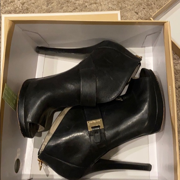 Michael Kors size 8 - Picture 8 of 8